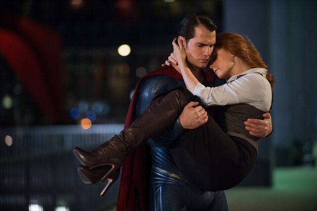 File:Superman carrying Lois Lane.jpg
