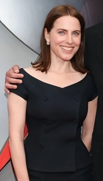 Archivo:Antje Traue.png