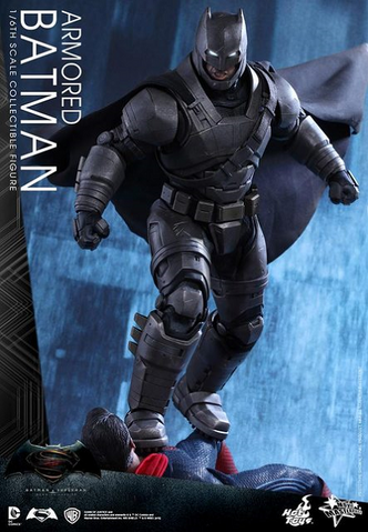 Archivo:BvS Hot Toys Batman Armadura 2.png