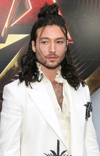 Archivo:Ezra Miller.png