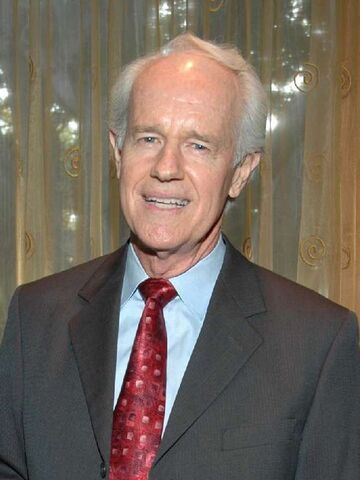 File:Mike Farrell.jpg
