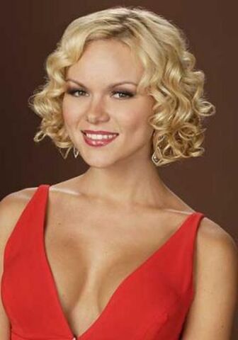File:Anya-monzikovacurlyhair.jpg