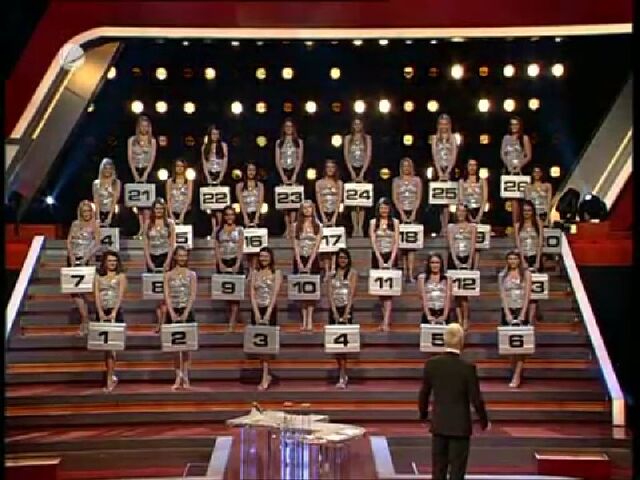 File:Deal or No Deal German Models.jpg