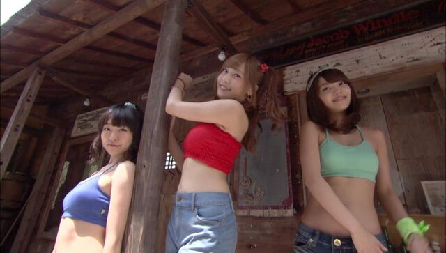 File:Ichigo Berry photoshoot 2.jpg