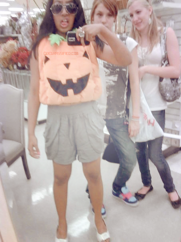 File:Tumblr lfrhgvsbkG1qeegx8o1 500.png