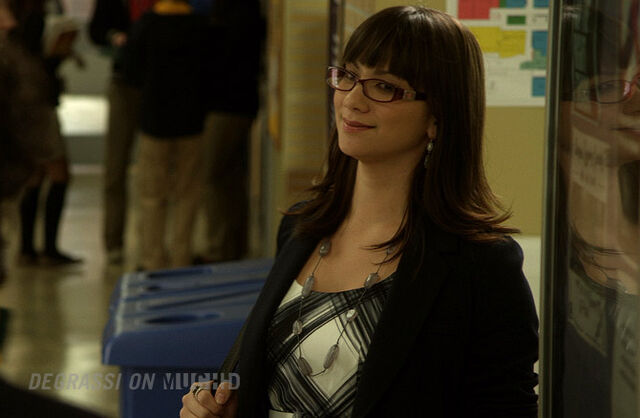 File:Degrassi-lookbook-1105-msoh-02.jpg