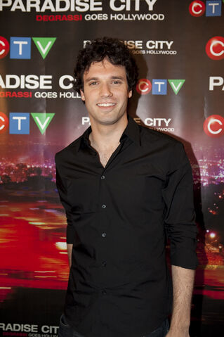 File:Jake red carpet.jpg