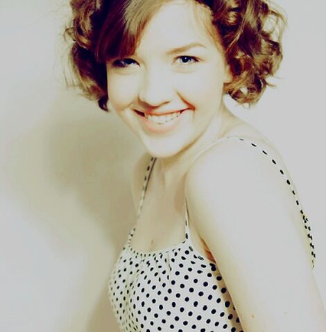 File:Aislinnpolkadot.jpg
