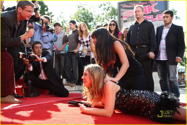 File:Lauren-collins-degrassi-goes-hollywood-14.jpg