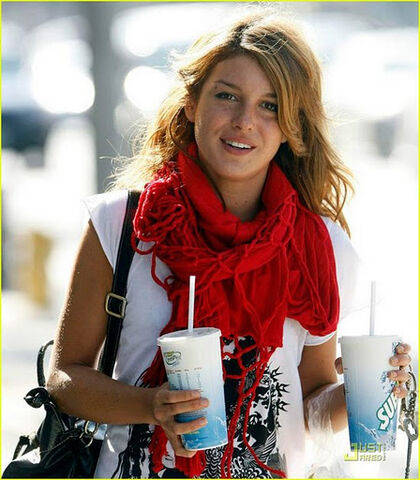 File:Shenae-grimes81011010.jpg