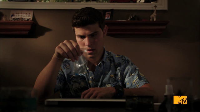 File:Vlcsnap-2013-10-03-23h16m04s218.png