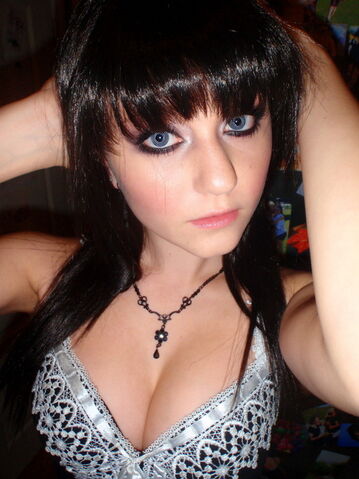 File:Tumblr lb6r06sU9l1qdvseko1 500.jpg