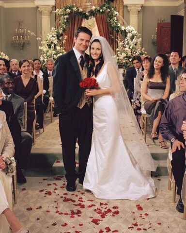 File:Monica-and-chandler-wedding-photo-friends-25448827-480-600.jpg