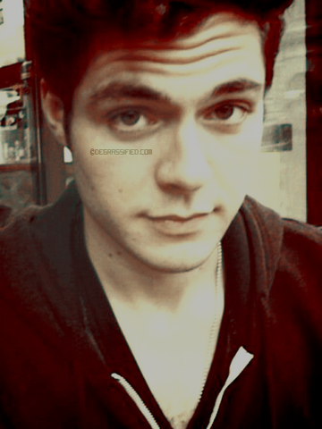 File:Tumblr lfyygxXihH1qeegx8o1 500.png