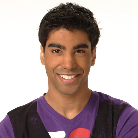 File:Sav twitter bigger.jpg