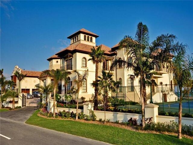 File:Giant-mansion-in-the-cayman-islands.jpg