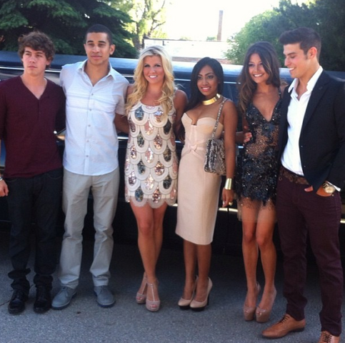 File:Cast 6.png