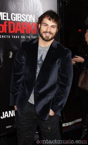 File:Shawn roberts 2724343.jpg