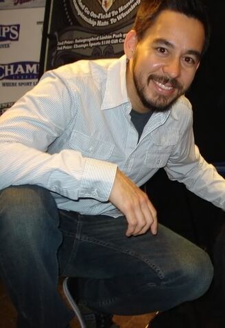File:Mike-shinoda-334317.jpg