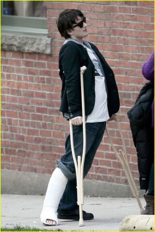 File:Landon's Broken Leg.jpg