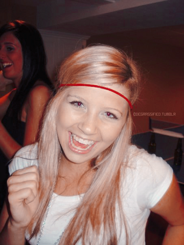 File:Tumblr le4mx8R02E1qeegx8o1 500.png