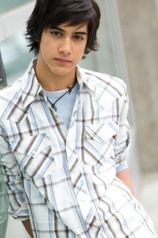 File:Avan-jogia-dark-hair-blue-collar-shirt.jpg