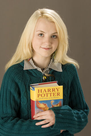 File:Luna-Lovegood-harry-potter-vs-twilight-17260321-400-600.jpg