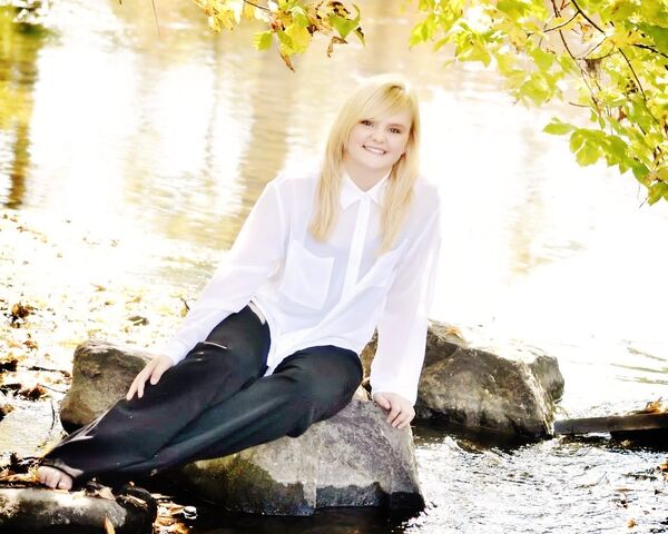 File:Senior Pics for Katie.jpg