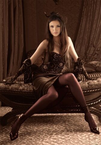 File:Nina-Dobrev-nina-dobrev-15695609-424-604.jpg