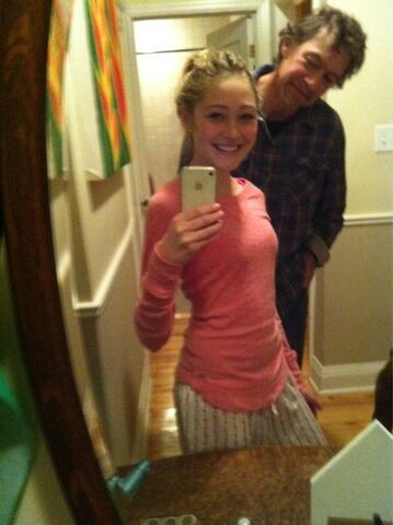File:Olivia and her dad.jpg