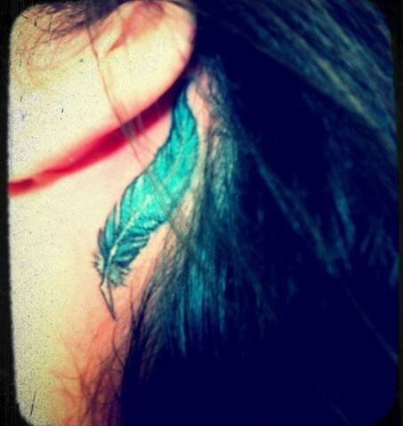 File:Feather.jpg