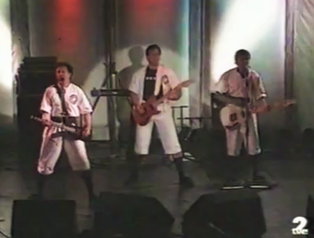 File:DEVOoutfits1990tour.png
