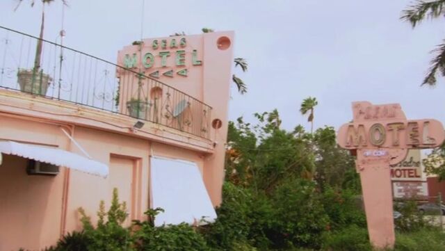 File:SeasMotel.jpg