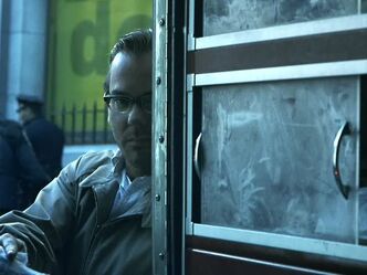 Kiefer-in-Phone-Booth-kiefer-sutherland-15480031-720-540
