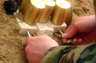 Plastic-explosive