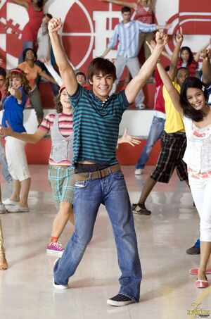 Zac Efron-HSM2-002