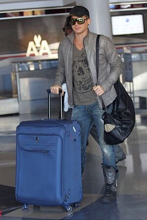 Adam-lambert-092412- (2)