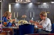 Peeta-and-Haymitch-the-hunger-games-28627409-320-206.jpg