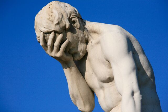 File:Paris Tuileries Garden Facepalm statue.jpg
