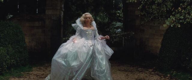 File:Cinderell-2015-disneyscreencaps.com-5870.jpg