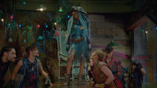File:Descendants-2-19.jpg