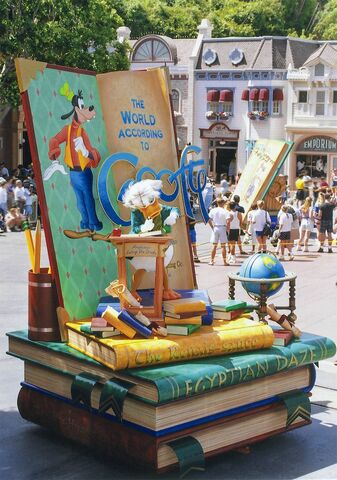 File:Disney-Parade-Goofy-3.jpg