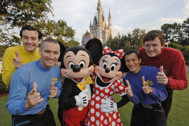 File:TheWiggles,MickeyandMinnieMouse.jpg
