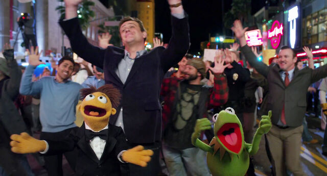 File:Muppets2011Trailer01-1920 56.jpg