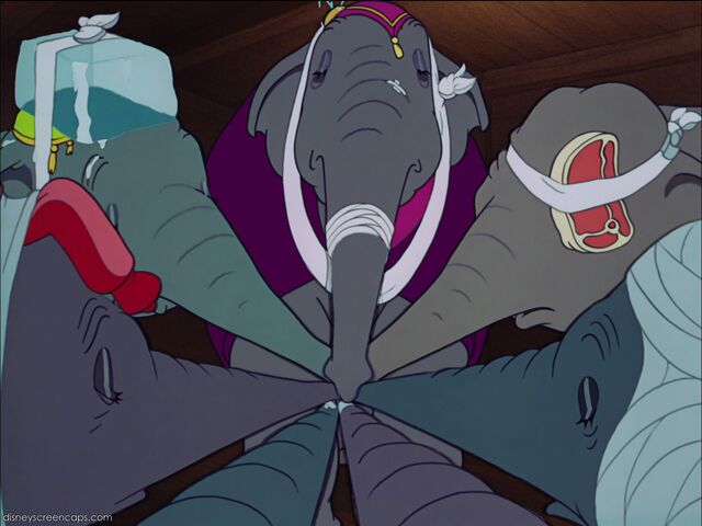 File:Dumbo-disneyscreencaps com-3810.jpg