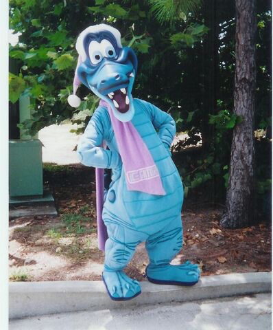 File:Icegatorwalkaround.jpg