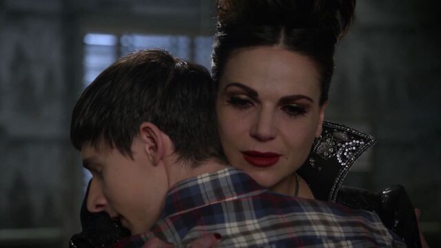 File:Once Upon a Time - 6x14 - Page 23 - Evil Queen and Henry.jpg
