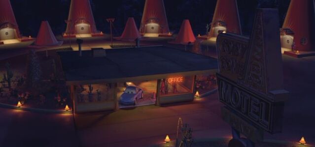 File:Cozy Cone Hotel.jpg