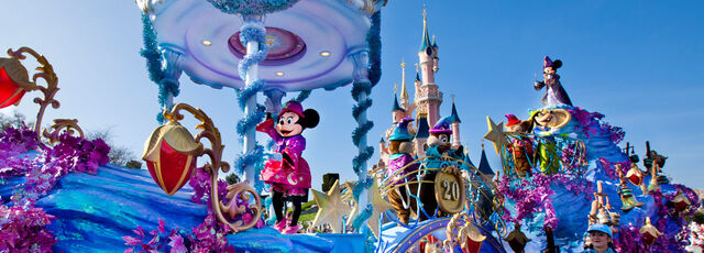 File:Disney-magic-on-parade image.jpg