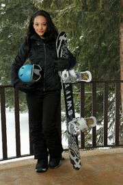 Cloud-9-kiersey-clemons-december-2-2013-1